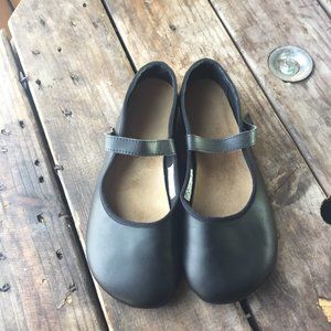 EUC Ahinsa Ananda Comfort Barefoot Flat - Black Sz 41